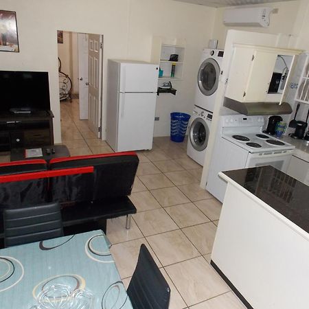 Stewart Apt- Trincity, Airport, Washer, Dryer, Office, Cable , Wifi エクステリア 写真