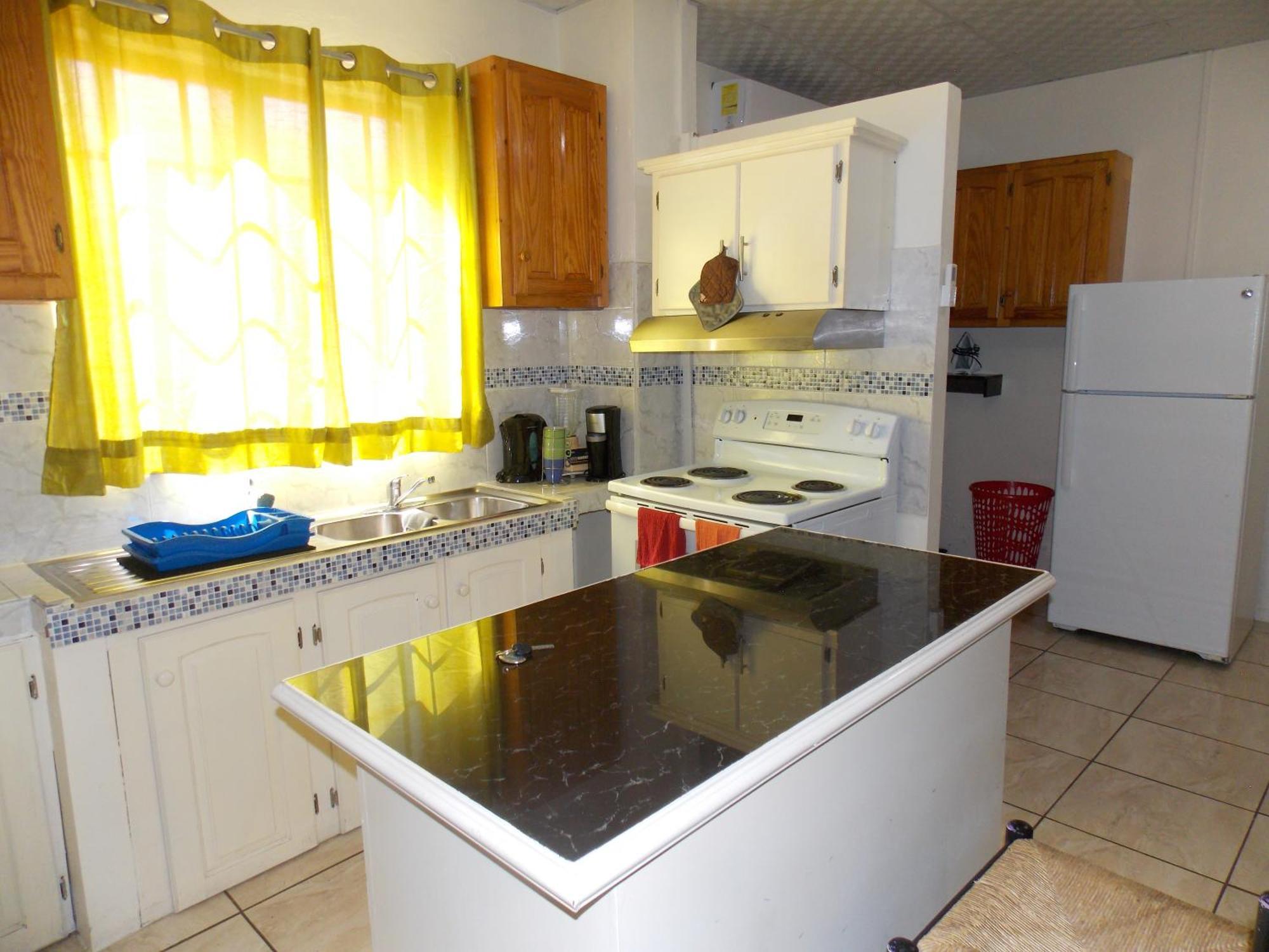 Stewart Apt- Trincity, Airport, Washer, Dryer, Office, Cable , Wifi 部屋 写真