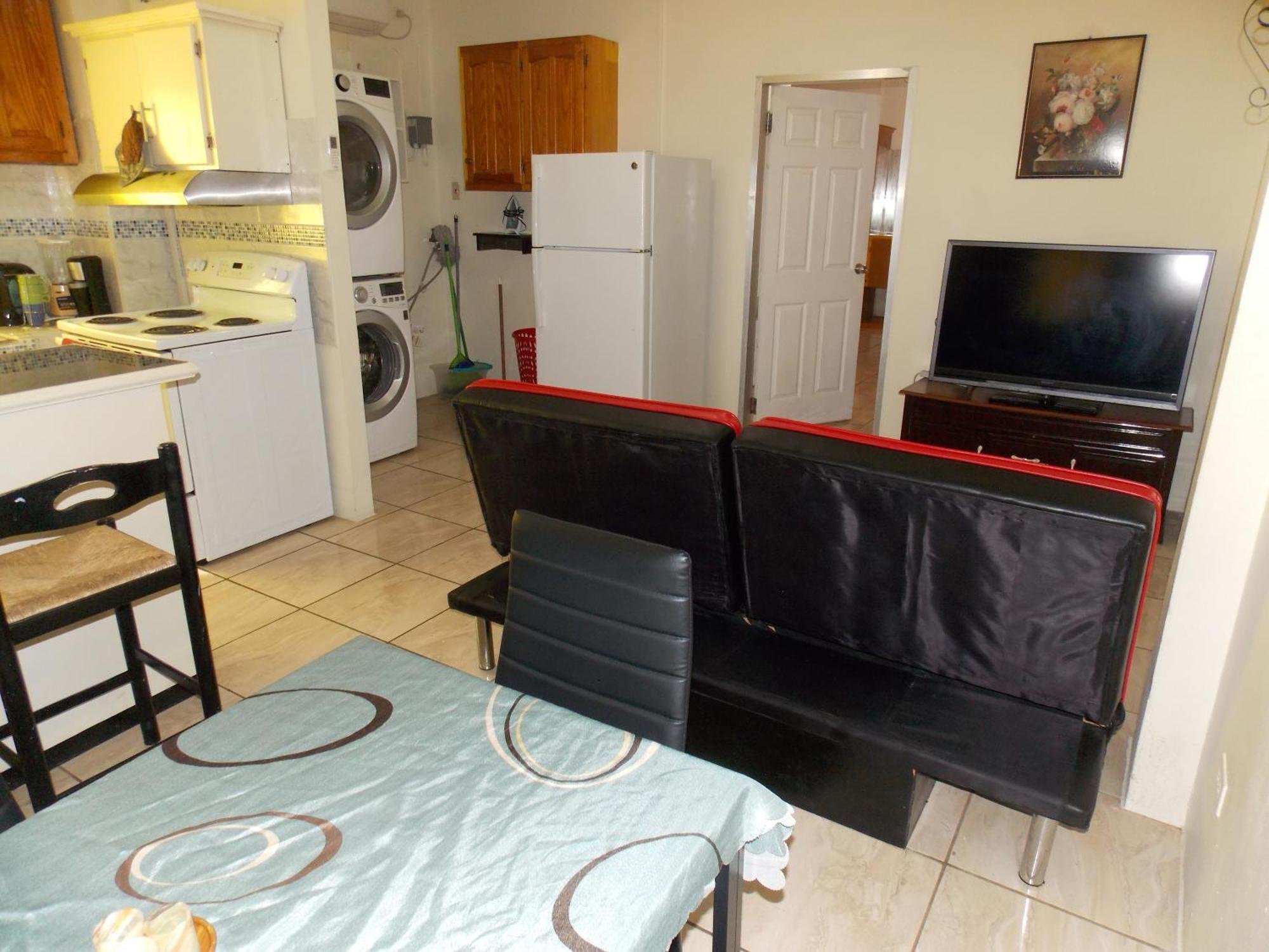 Stewart Apt- Trincity, Airport, Washer, Dryer, Office, Cable , Wifi エクステリア 写真